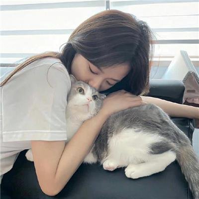 小姑娘艾萝依